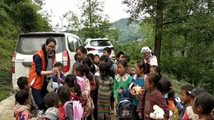 民生期货向贫困地区捐赠物资(民生期货留抵资金是多少)_https://www.hougads.com_恒指直播室_第1张